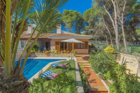 Bonito chalet con piscina en Can Picafort
